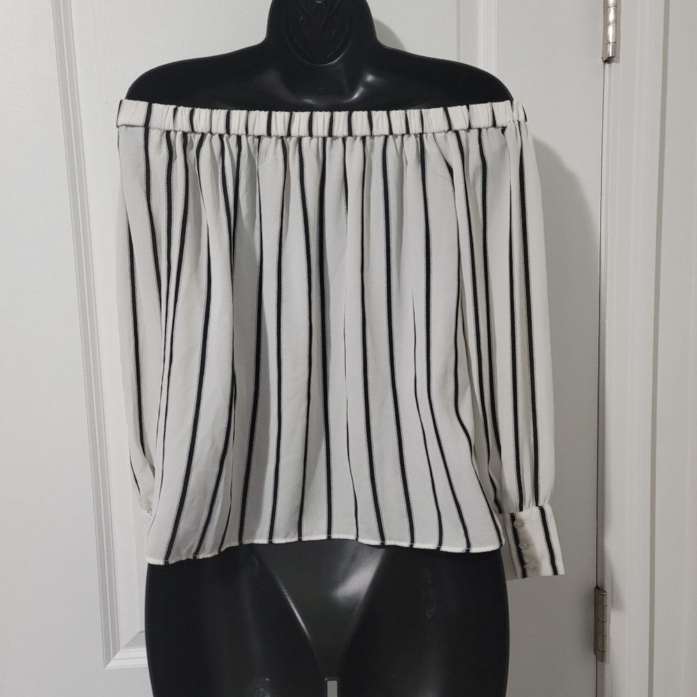 Off Shoulder Top - Picture 2 of 4